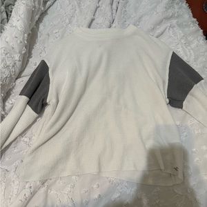 hollister long sleeve !!!